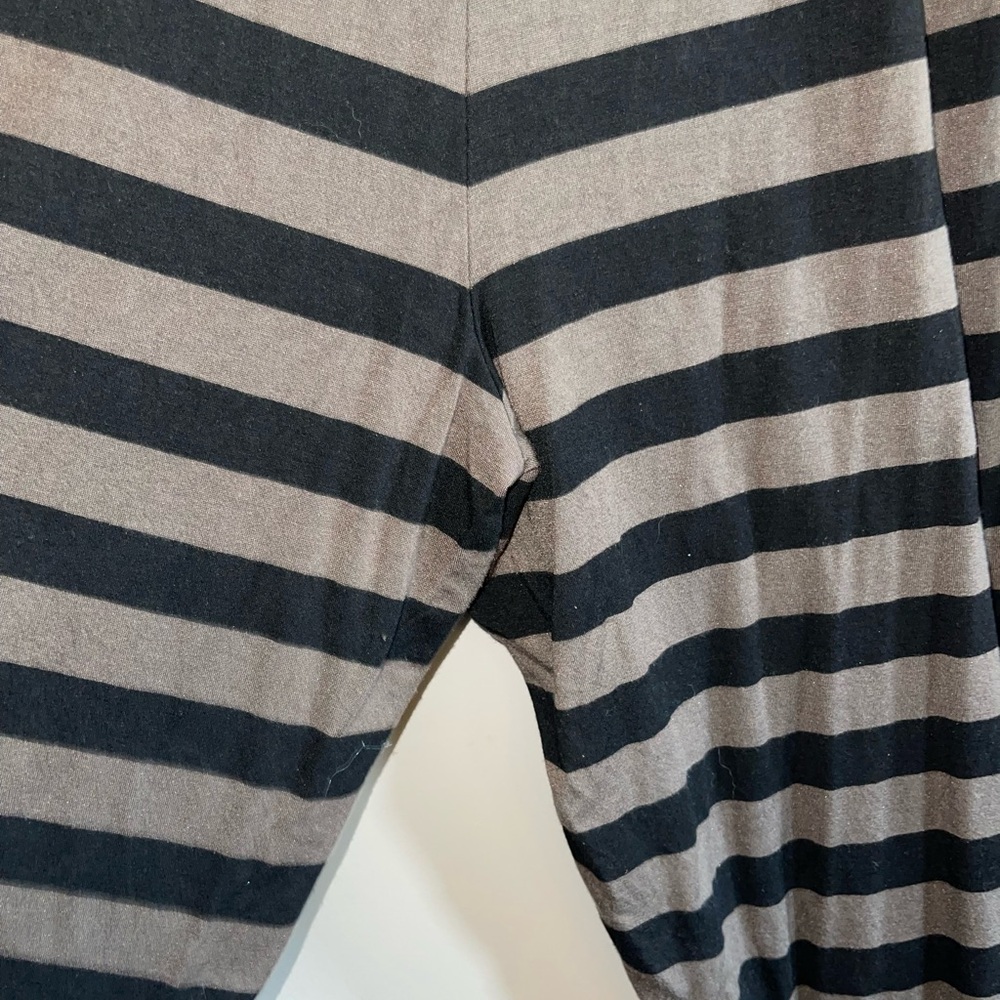 Comfy USA, pants , style: striped pants. Size, Large. - Picture 7 of 10